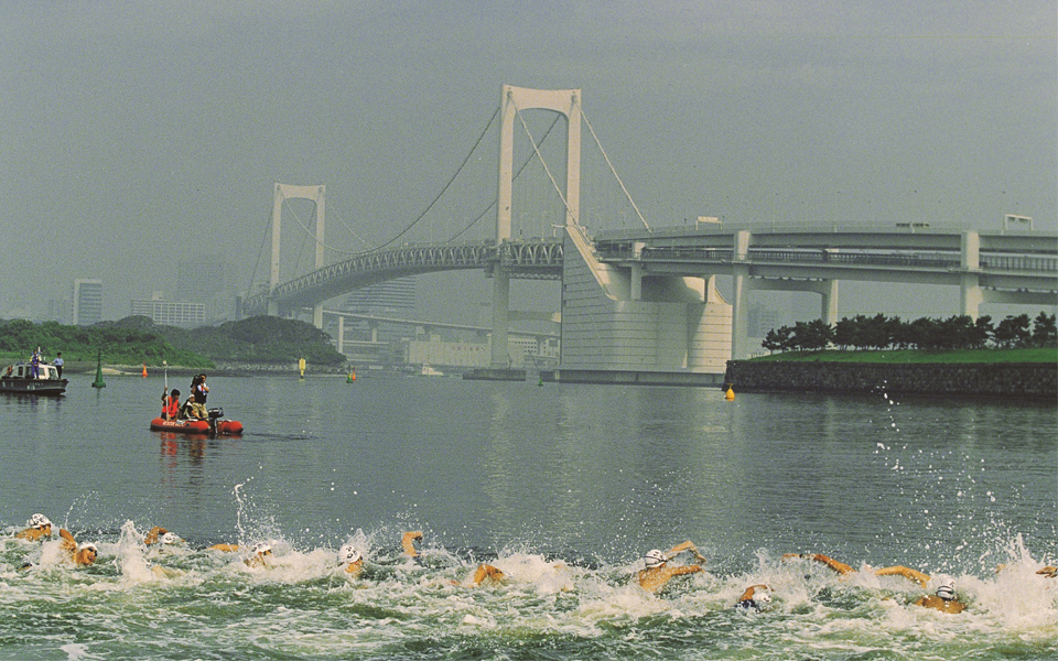 2000年ワールドカップ東京港大会　©WorldTriathlon
